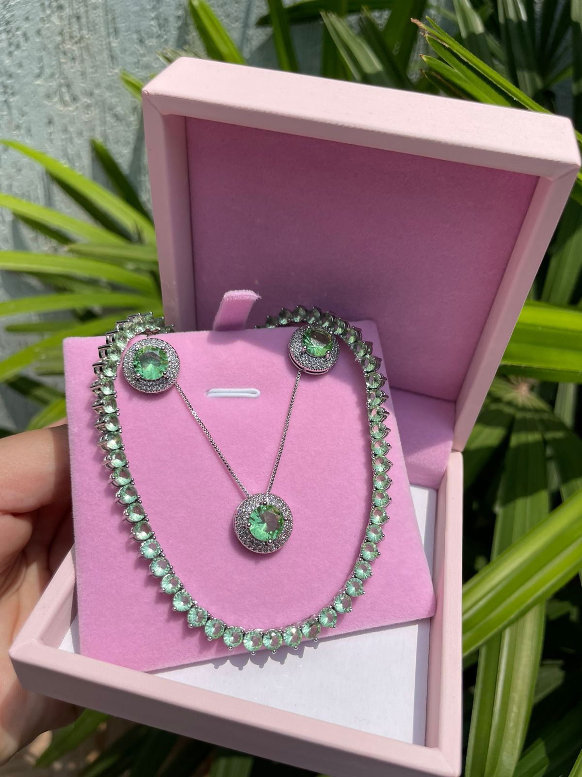 Conjunto Redondo com Zircônia Cristal e Berilo em Banho de Ródio Branco