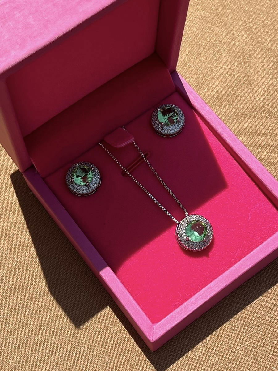 Conjunto Redondo com Zircônia Cristal e Berilo em Banho de Ródio Branco