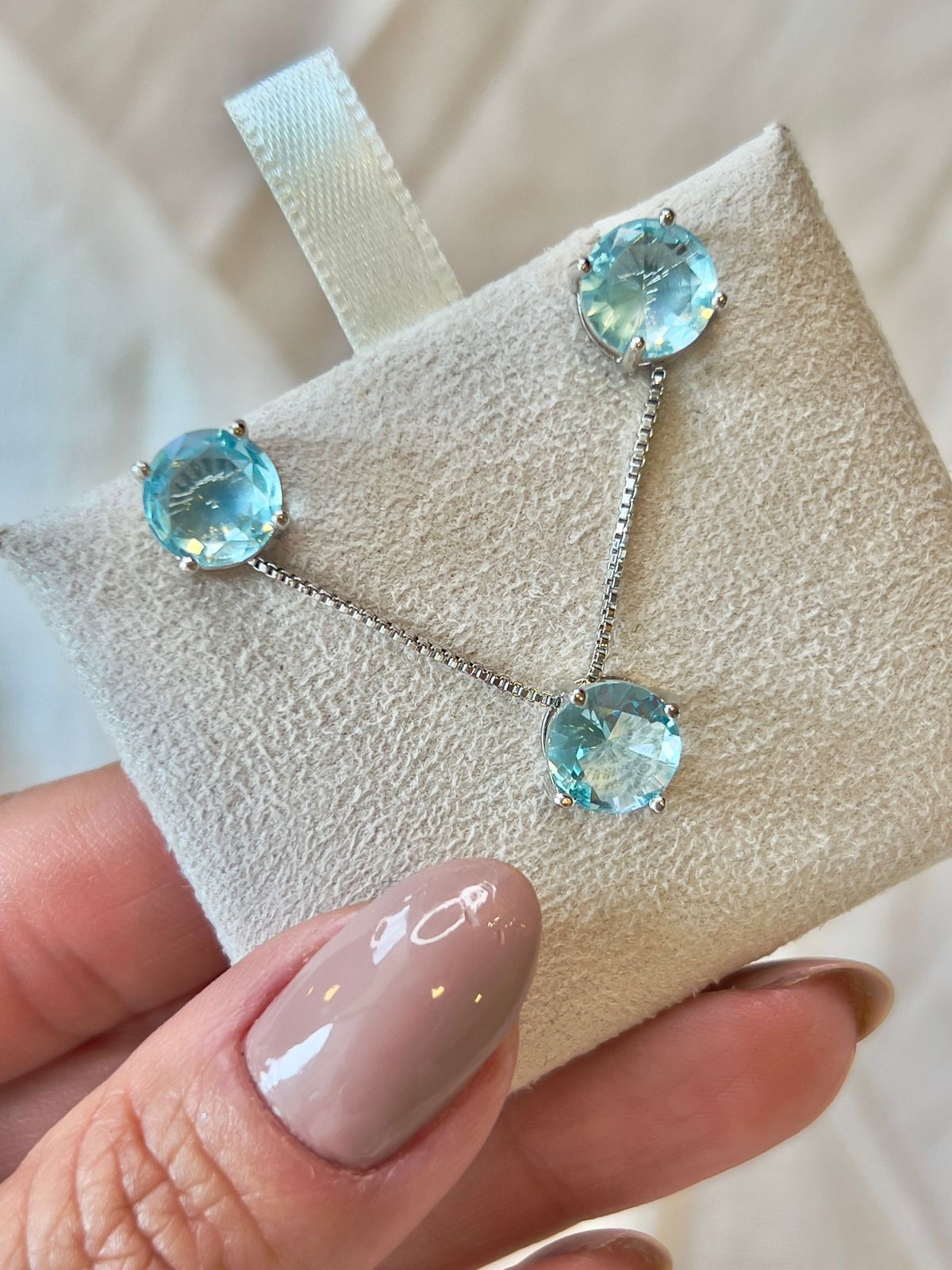 Conjunto Redondo Zircônia Água-marinha em Banho de Ródio Branco