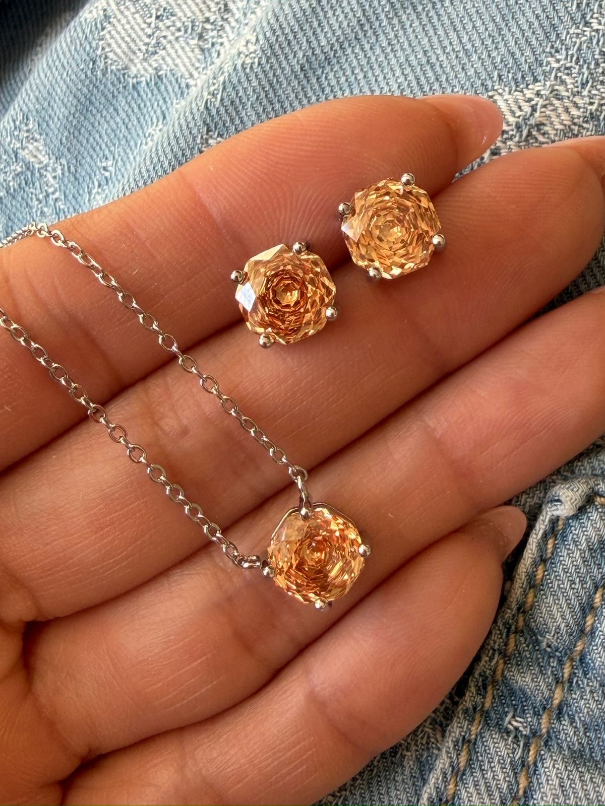 Conjunto “Rose Cut” Zircônia Coffe em Banho de Ródio Branco