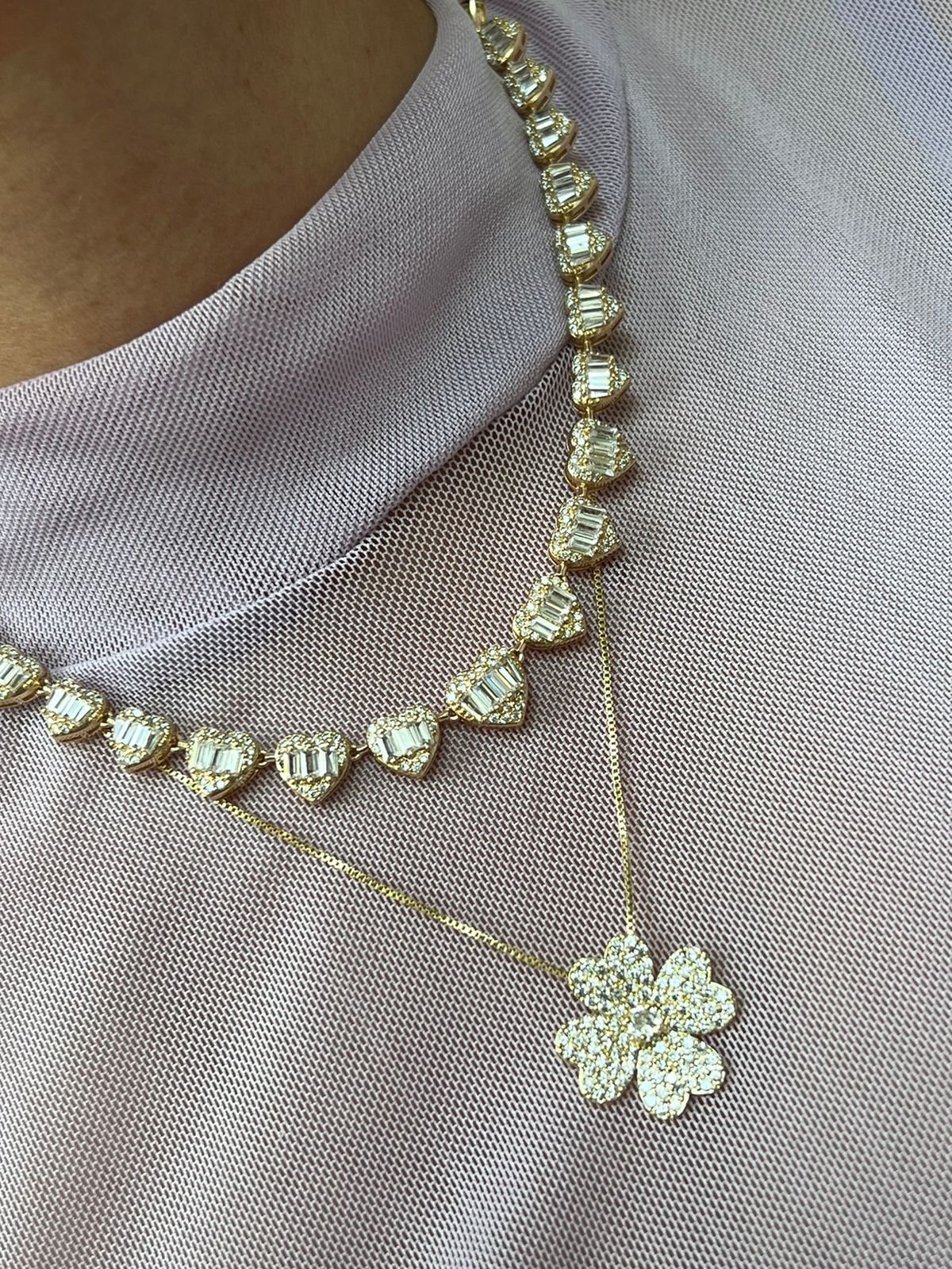 Conjunto Trevo com Zircônia Cristal em Banho de Ouro