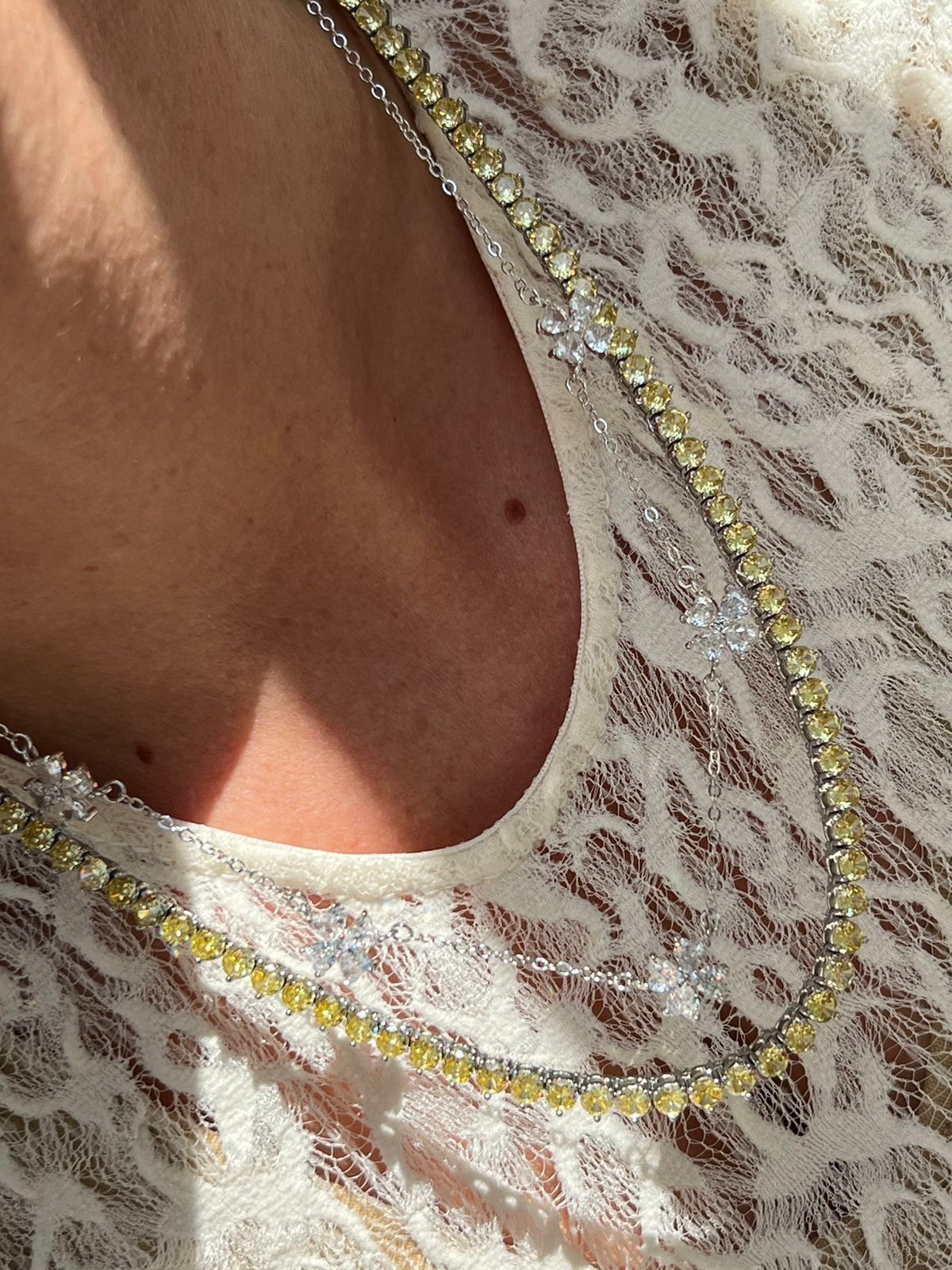 Conjunto Trevos com Zircônia Cristal em Banho de Ródio Branco