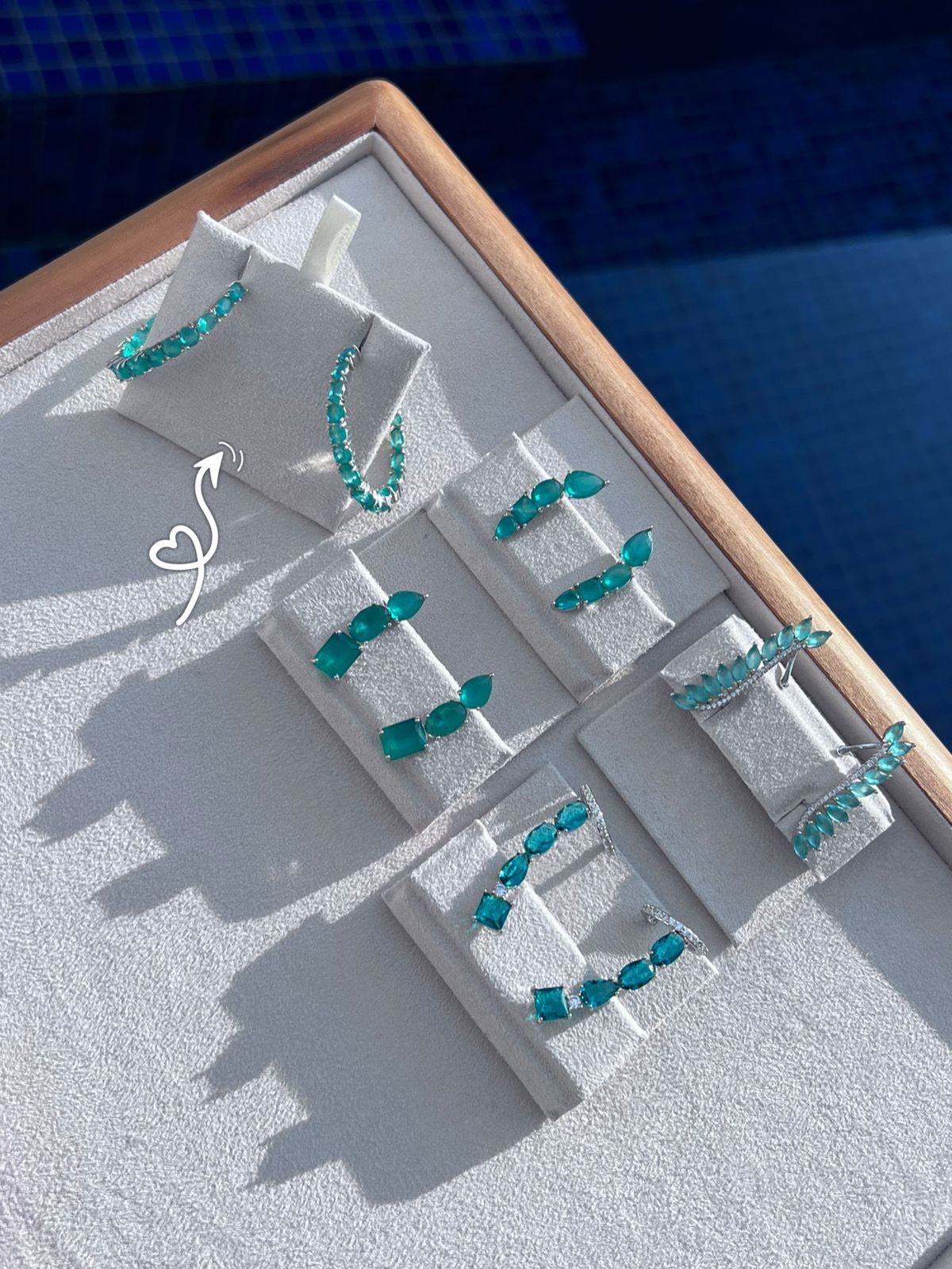 Brinco Argola com Zircônia Turmalina Leitosa por Dentro e Fora em Banho Ródio Branco