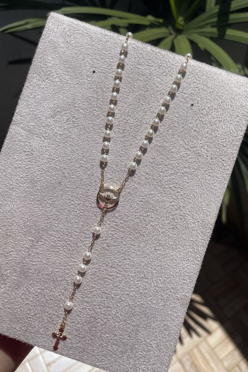 Colar Terço com Pérolas em Banho de Ouro