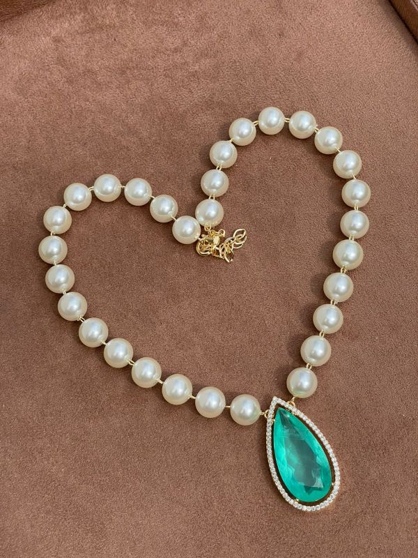 Colar com Pérola e Gota Fusion Esmeralda Colombiana em Banho de Ouro