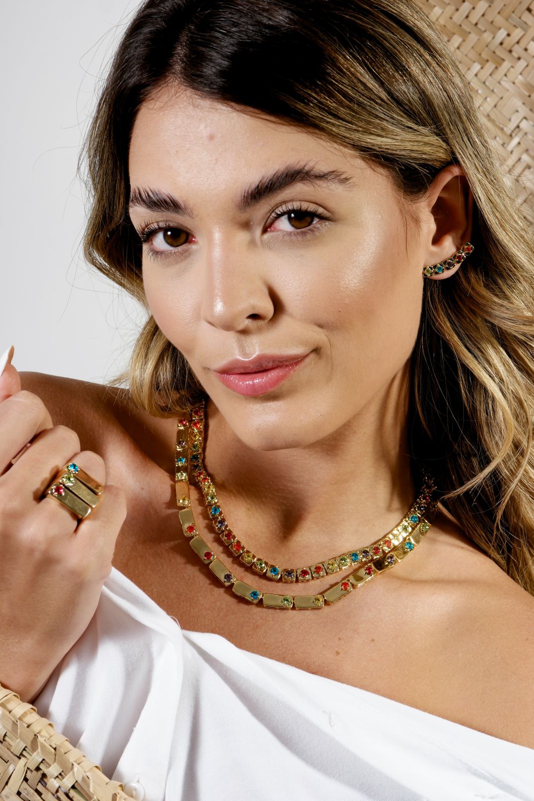 Brinco Ear Cuff com Zircônia Colorida em Banho de Ouro