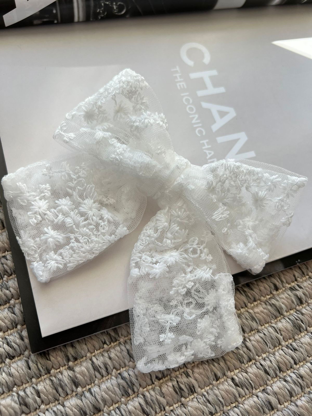 Laço de Cabelo Renda Branca (Com Presilha)