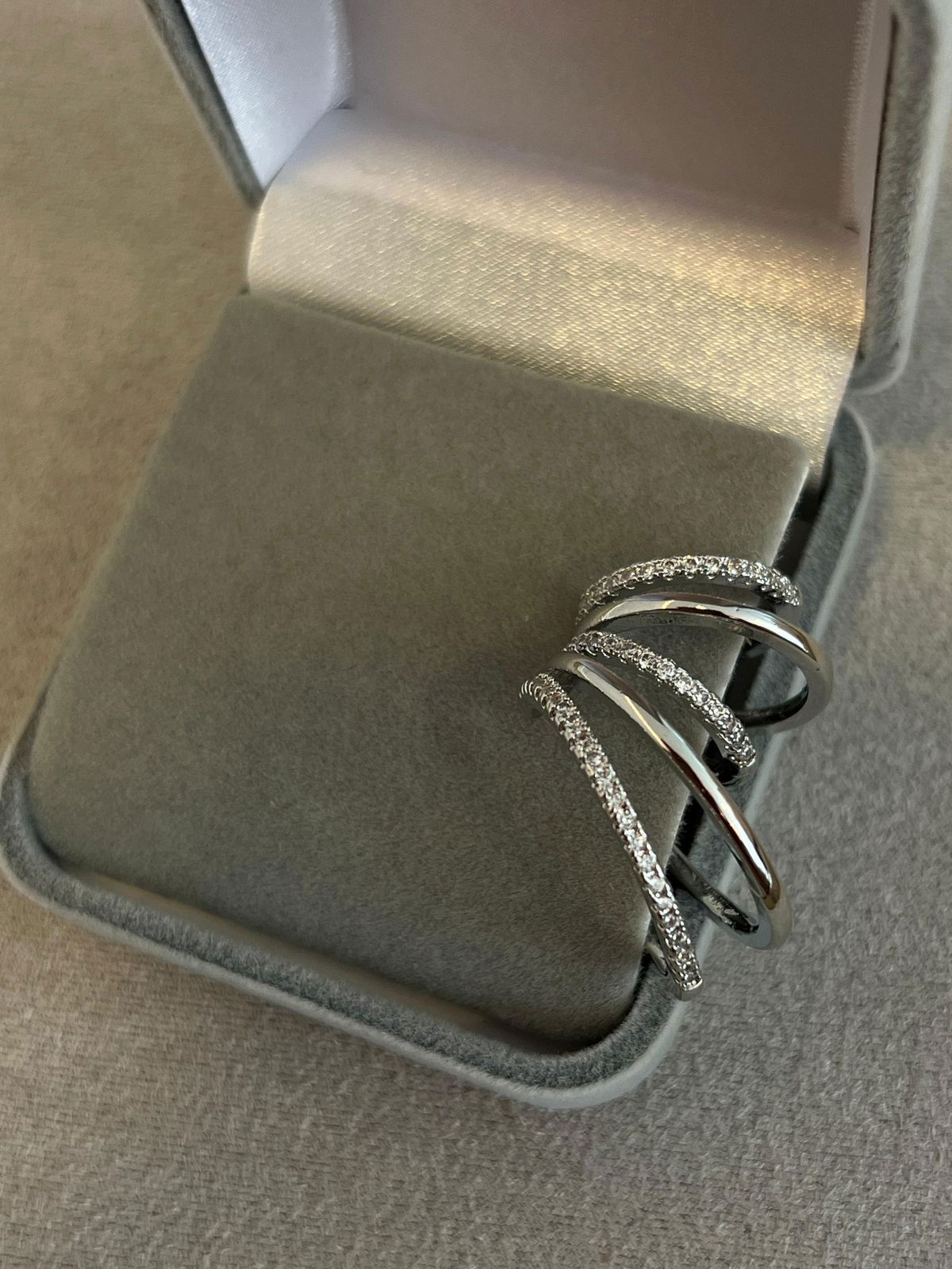 Piercing Fake 5 Fileiras com Zircônia Cristal em Banho de Ródio Branco