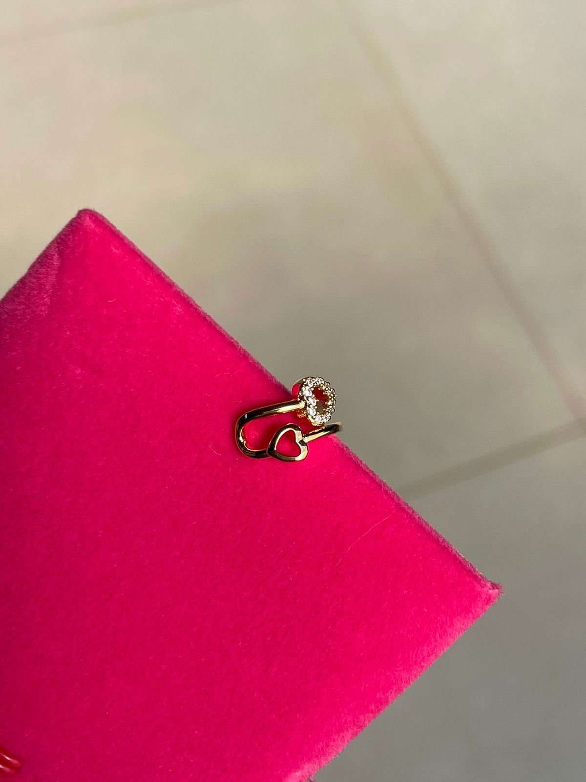 Piercing Fake com Corações em Banho de Ouro