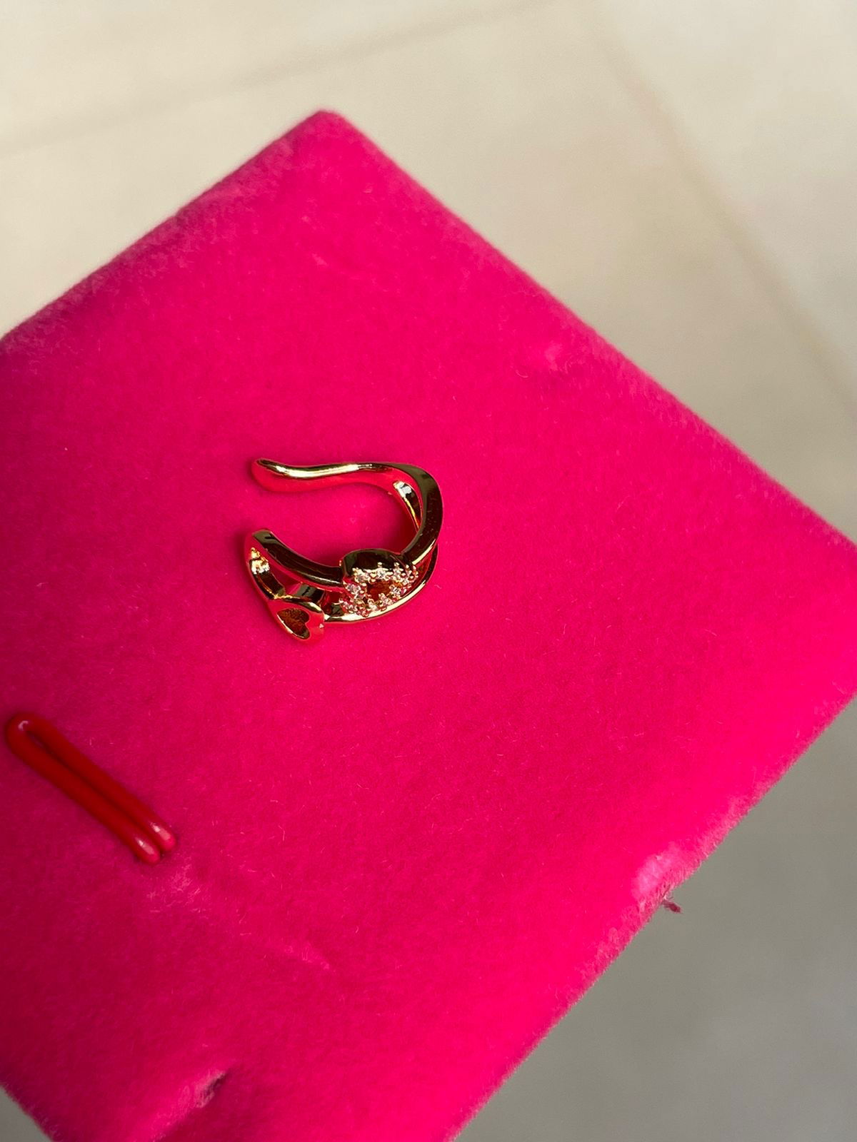 Piercing Fake com Corações em Banho de Ouro