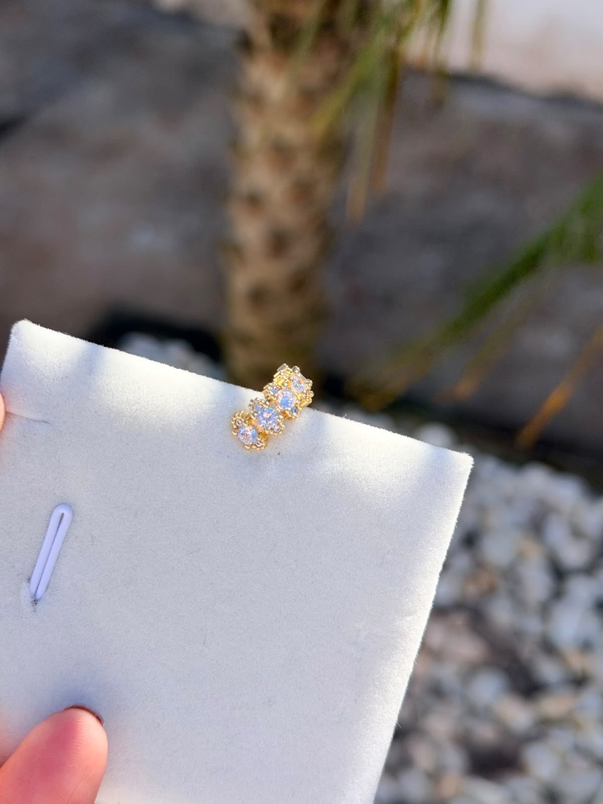 Piercing Fake com Três Zircônia Cristal em Banho de Ouro