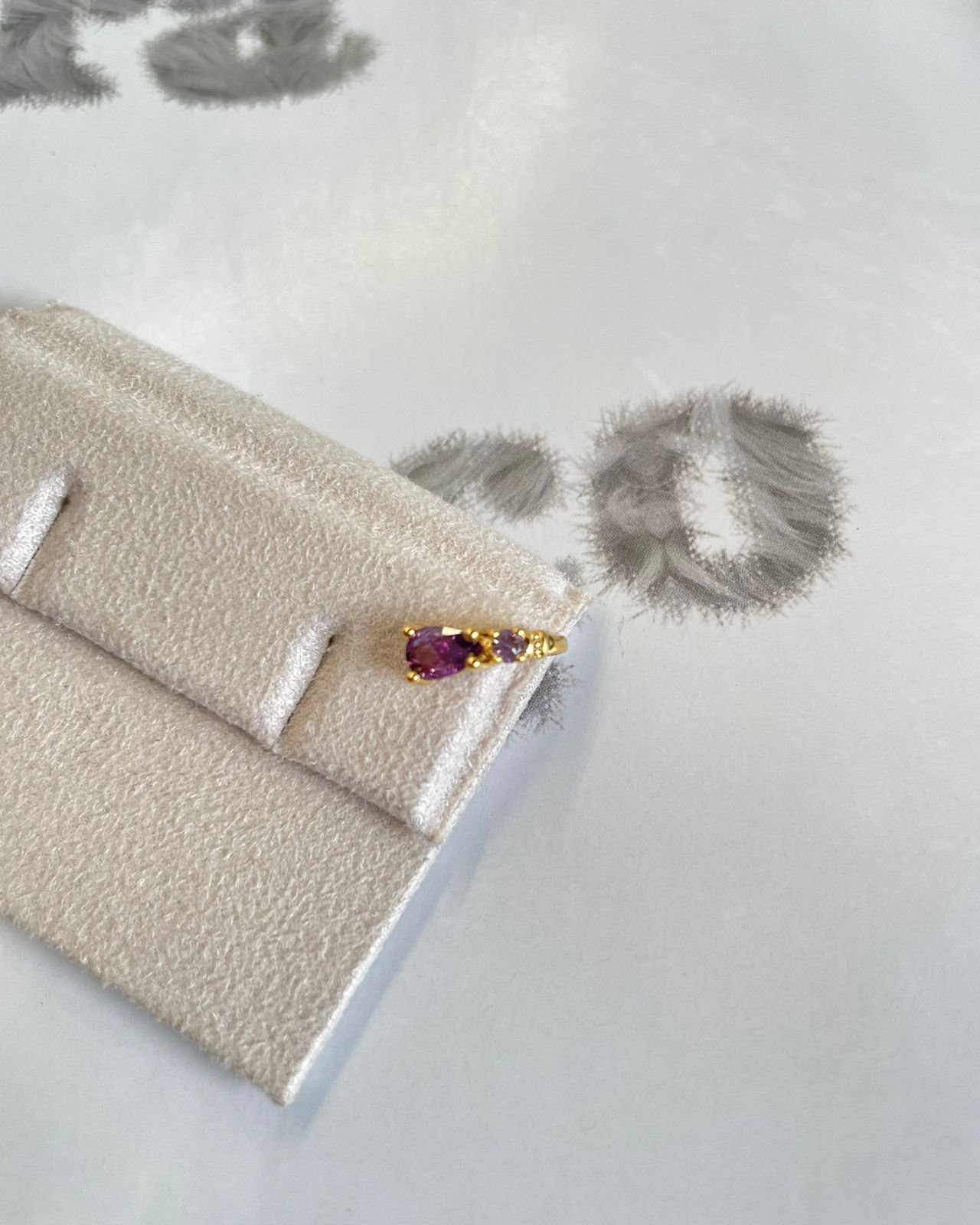 Piercing Fake com Zircônia Ametista em Banho de Ouro