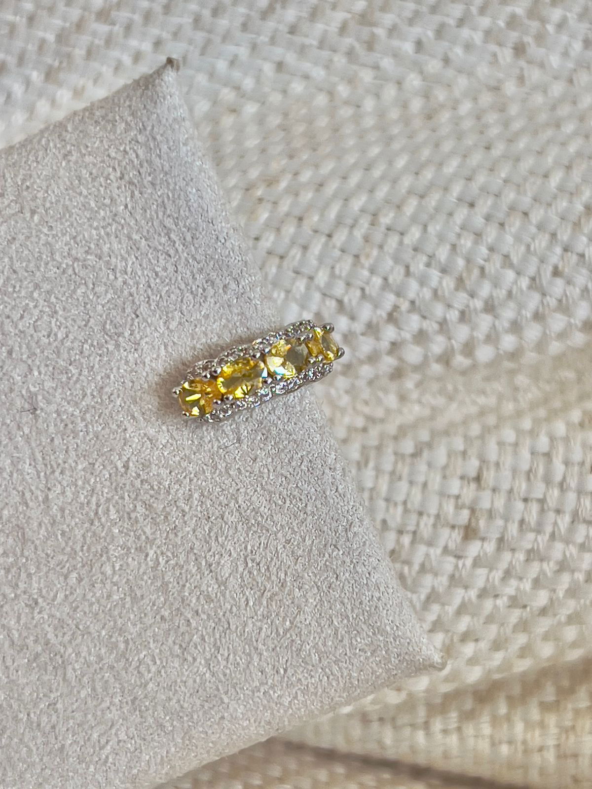 Piercing Fake com Zircônia Citrino e Zircônia em Banho de Ródio Branco