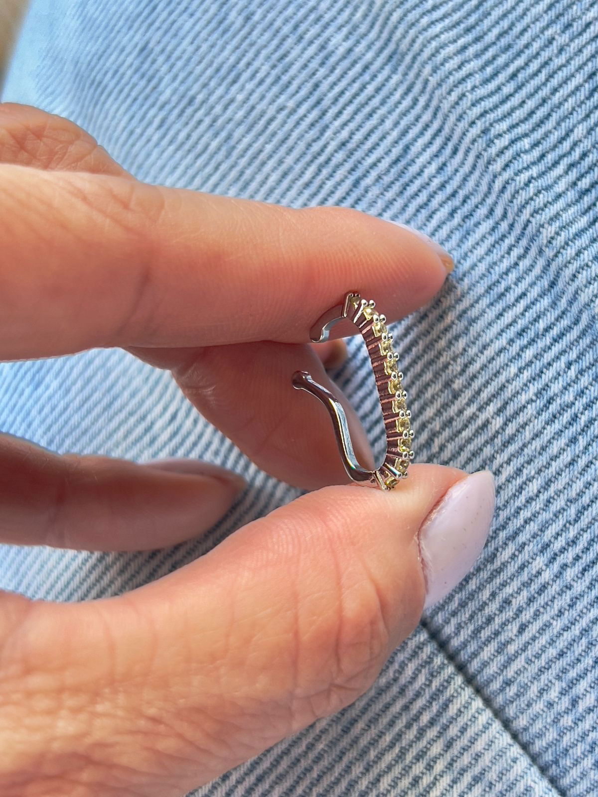 Piercing Fake com Zircônia Citrino em Banho de Ródio Branco