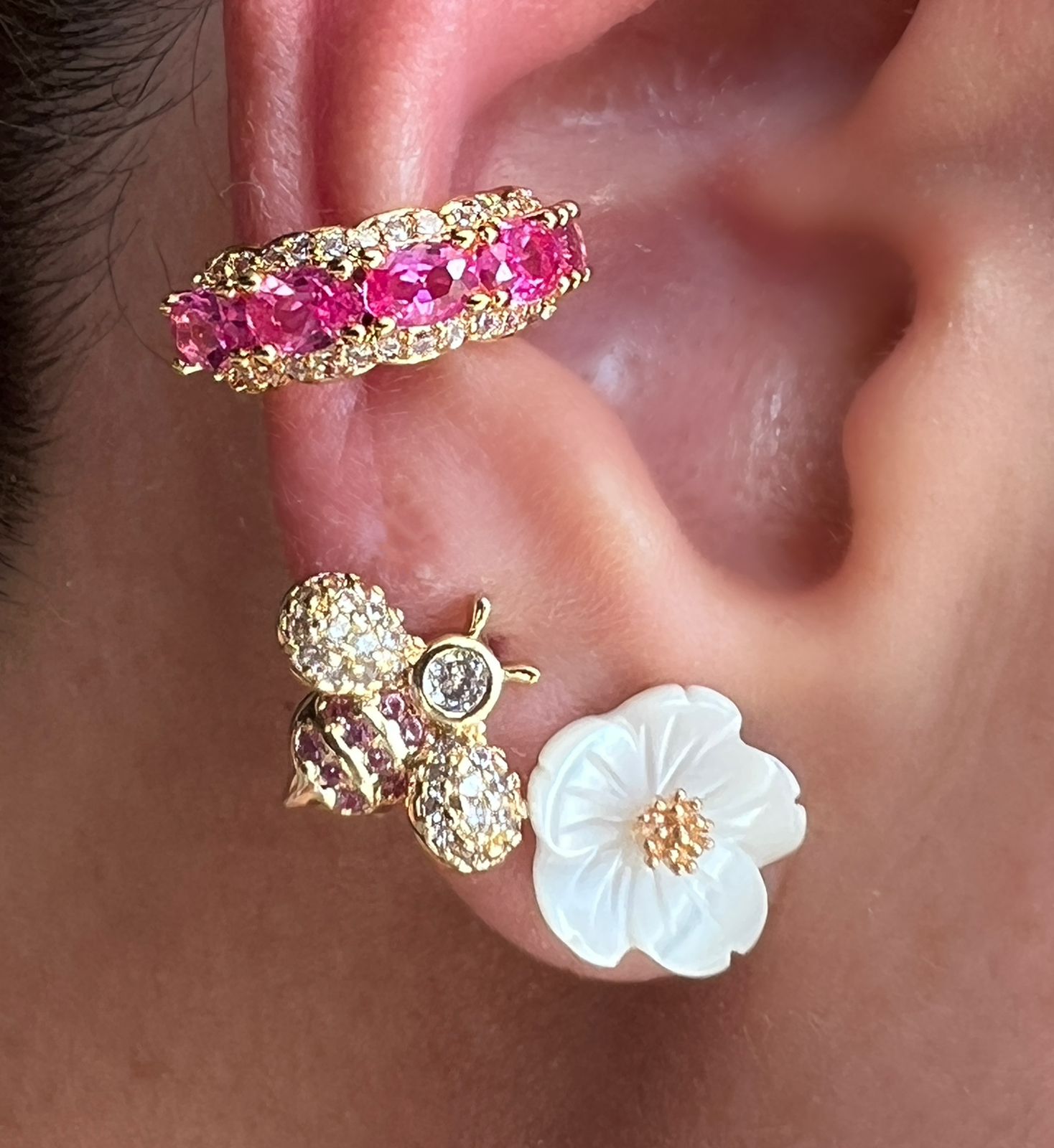 Piercing Fake com Zircônia Pink e Zircônia em Banho de Ouro