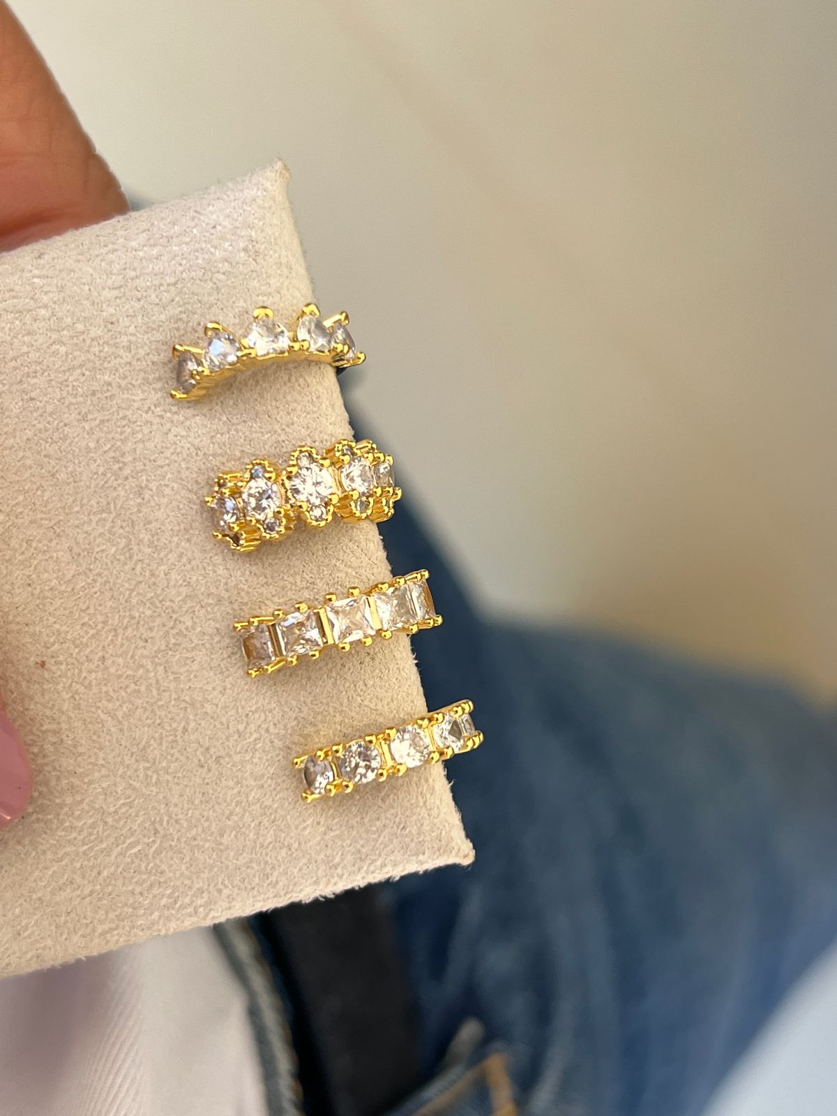 Piercing Fake com Zircônia Redonda Cristal em Banho de Ouro