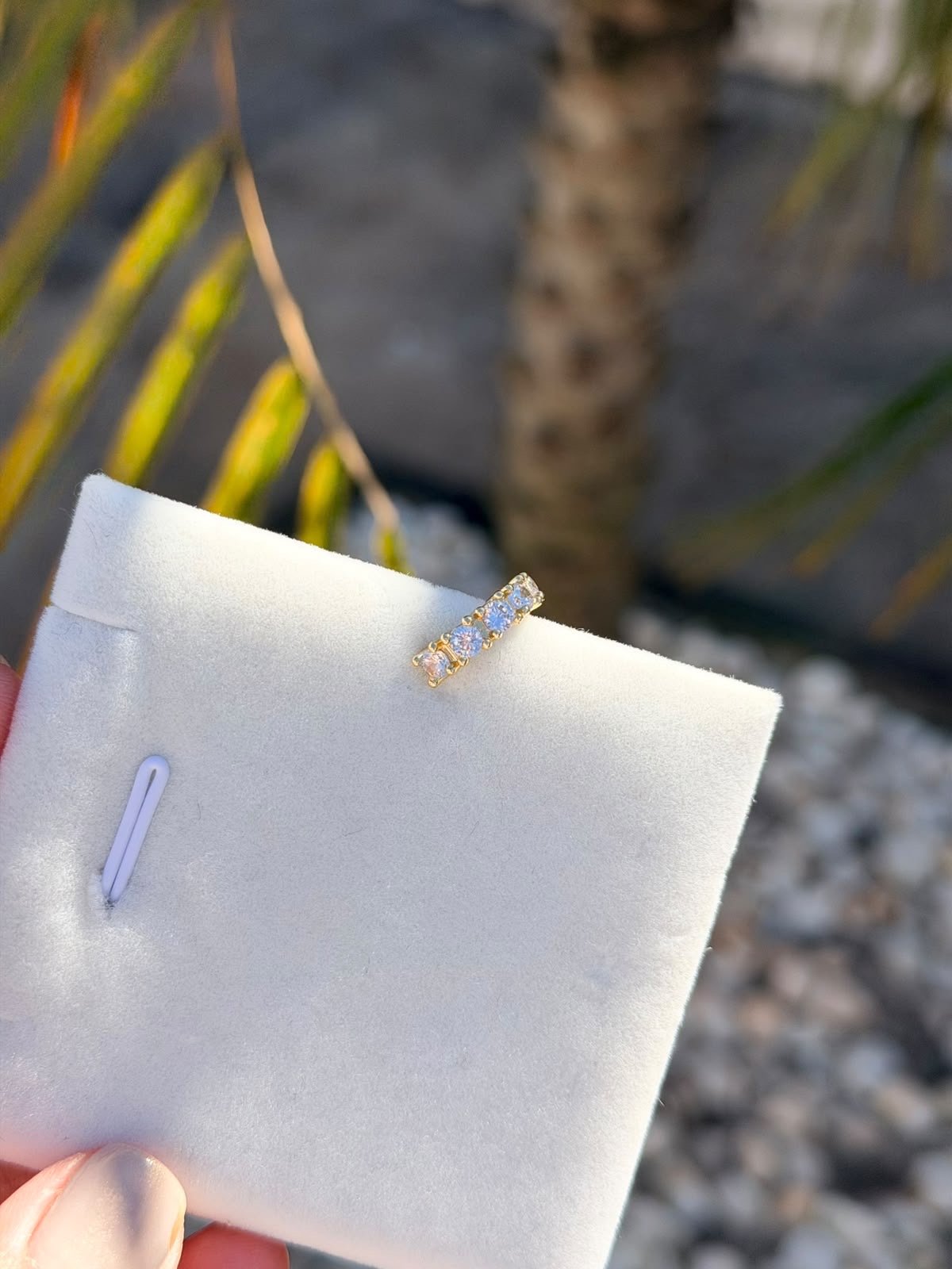 Piercing Fake com Zircônia Redonda Cristal em Banho de Ouro