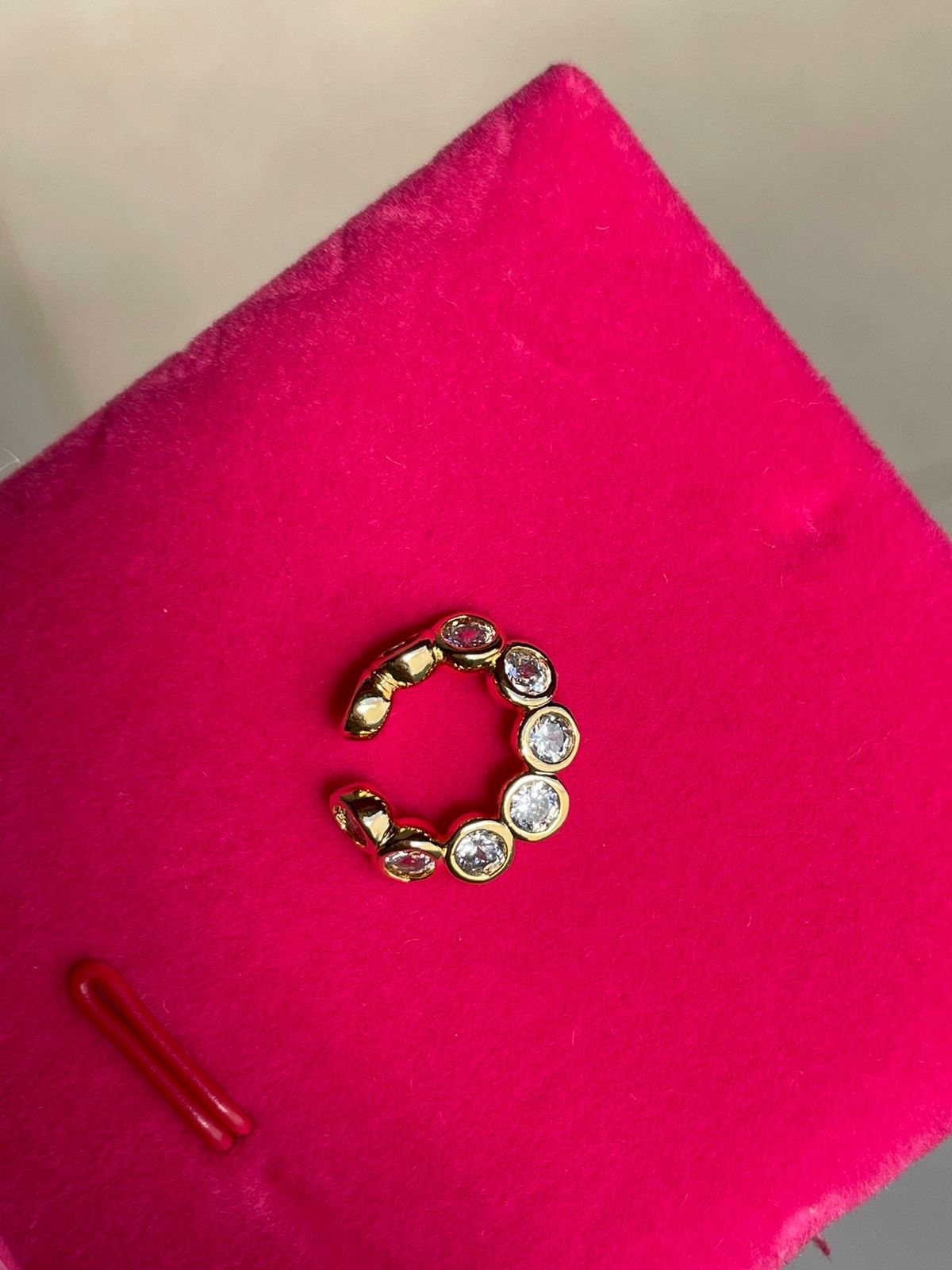 Piercing Fake com Zircônia Redonda em Banho de Ouro