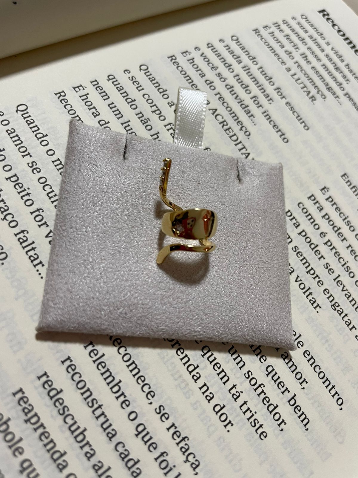 Piercing Fake Serpente com Zircônia em Banho de Ouro