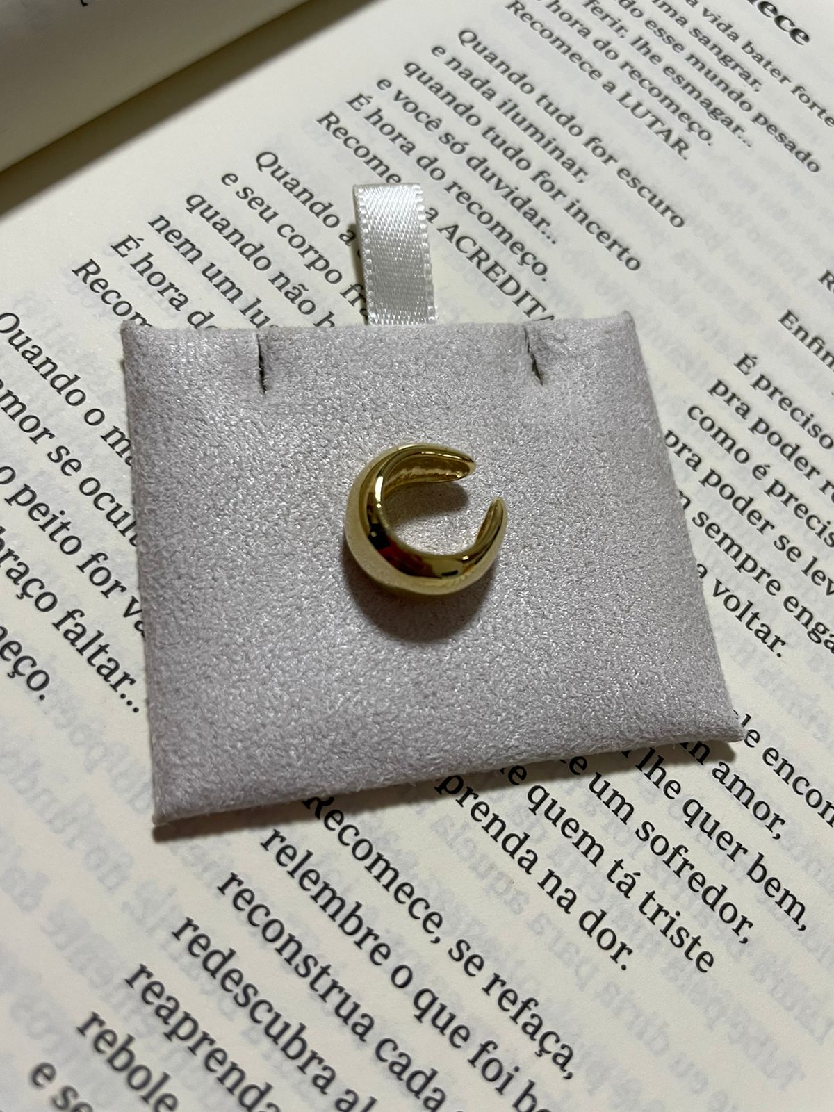 Piercing Fake Liso em Banho de Ouro