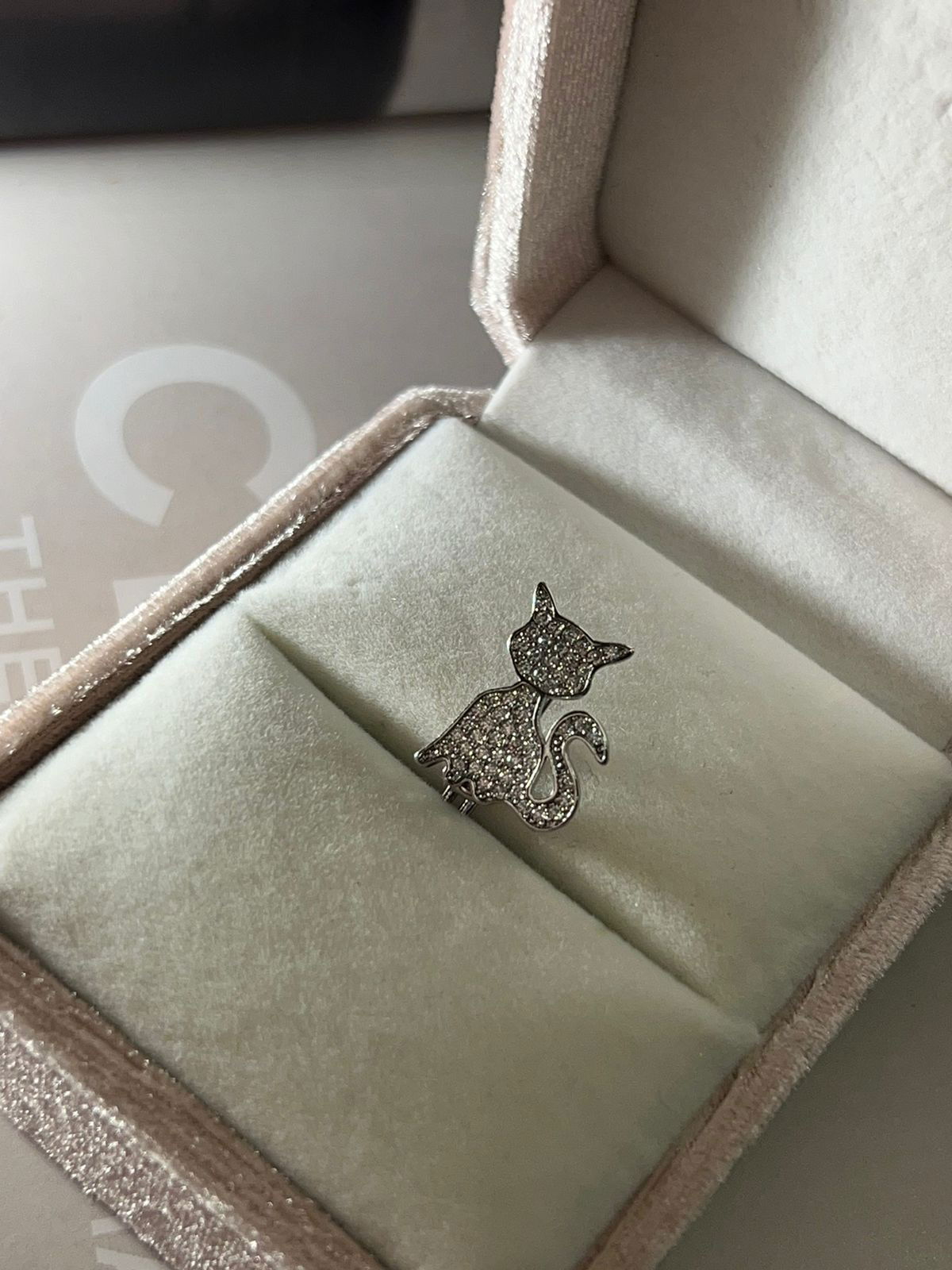 Pingente Gato com Zircônia Cristal (Para Pulseira) em Banho de Ródio Branco