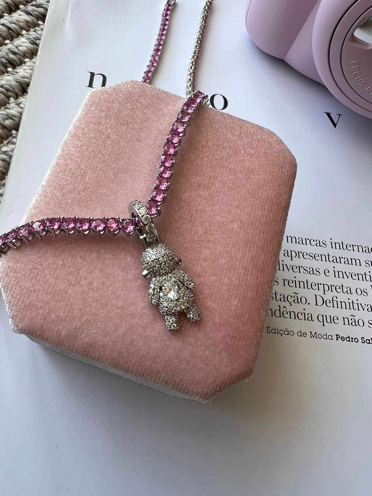 Pingente Menina com Zircônia Cristal em Banho de Ródio Branco