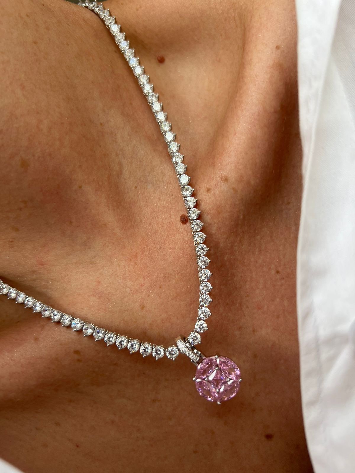 Pingente Ponto de Luz Pavê com Zircônia Cristal e Rosa Claro em Banho de Ródio Branco