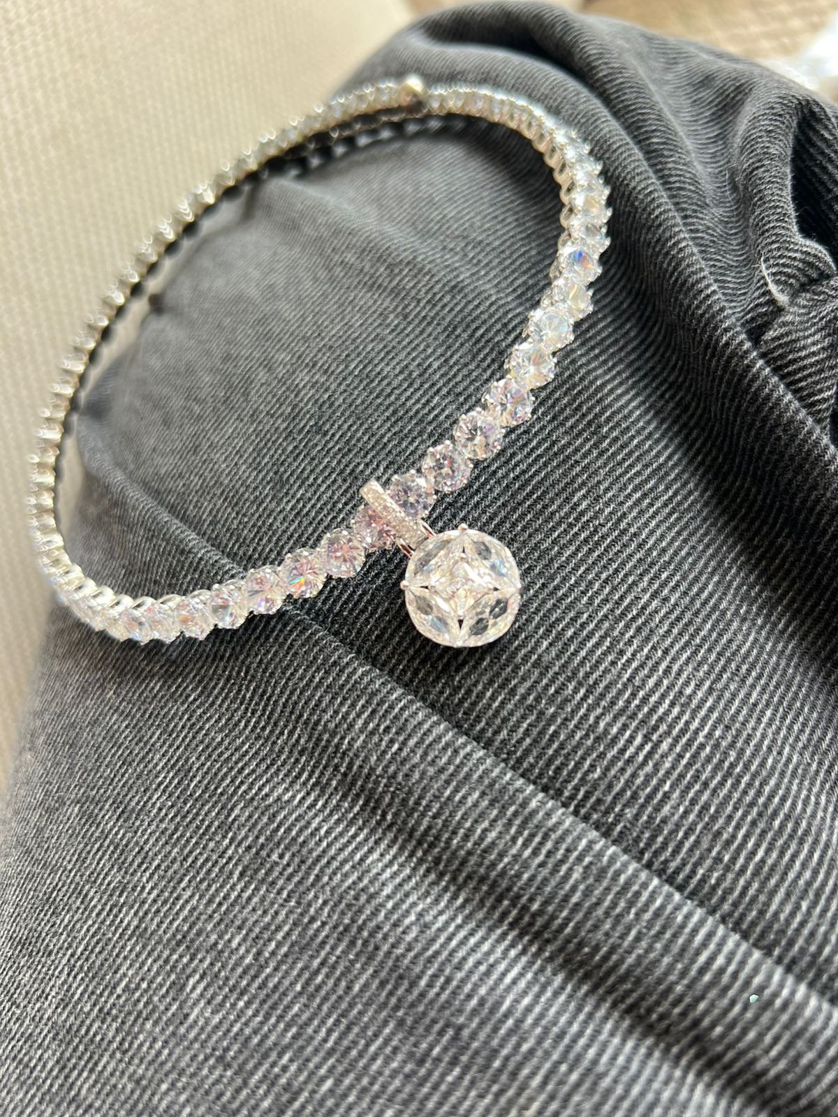 Pingente Ponto de Luz Pavê com Zircônia Cristal em Banho de Ródio Branco