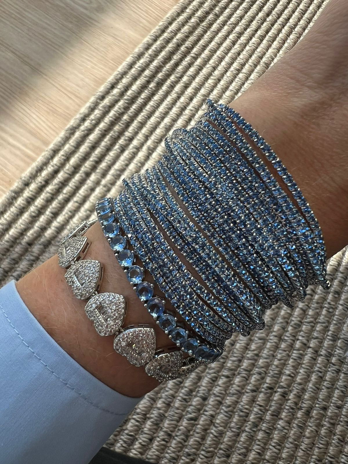 Pulseira com Corações (Fecho Joia) em Banho de Ródio Branco