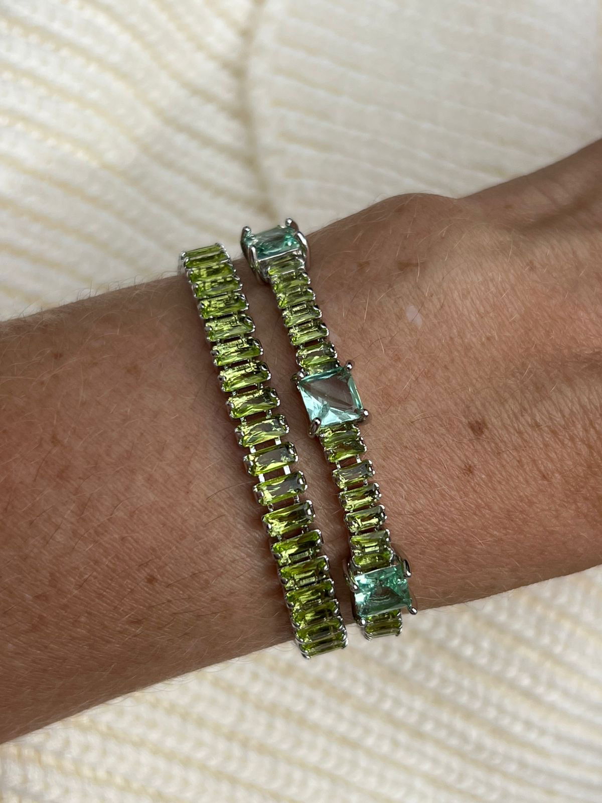 Pulseira com Carrê com Zircônia Turmalina Menta (Fecho Joia) em Banho de Ródio Branco