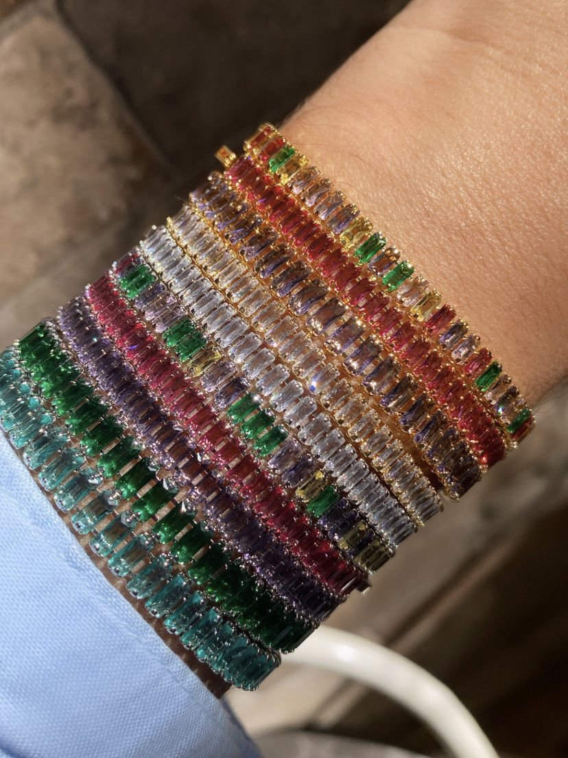 Pulseira com Zircônia Baguete Colorida (Fecho Joia) em Banho de Ródio Branco