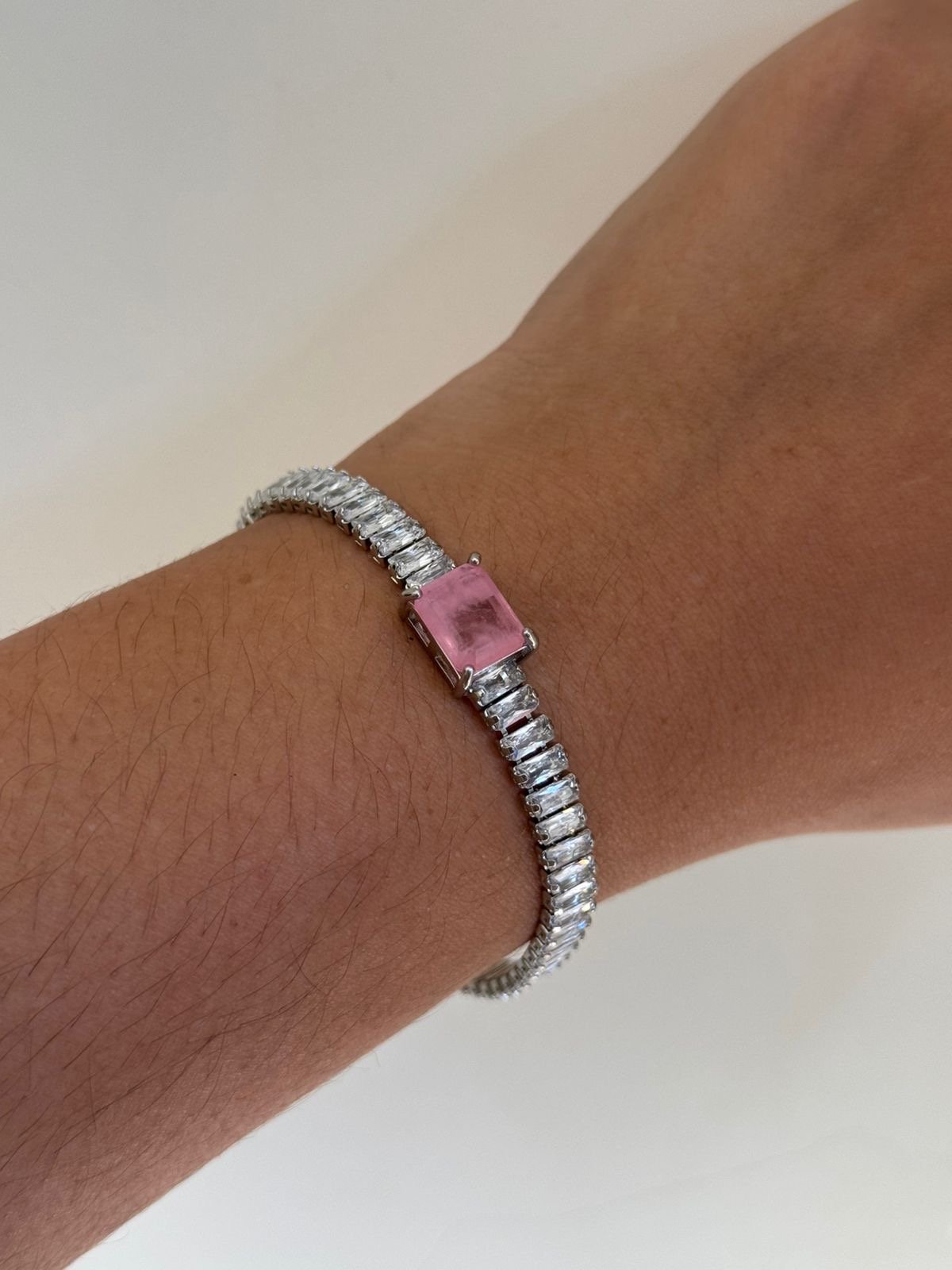 Pulseira com Zircônia Cristal e Fusion Light Pink em Banho de Ródio Branco