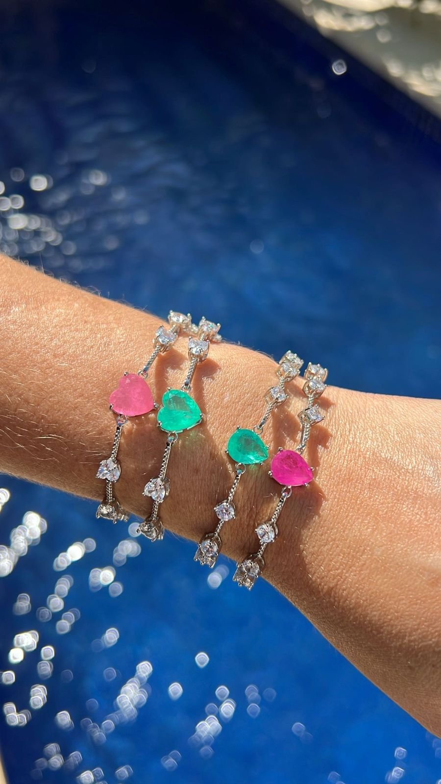 Pulseira com Zircônia Cristal e Gota Fusion Fuscia em Banho de Ródio Branco