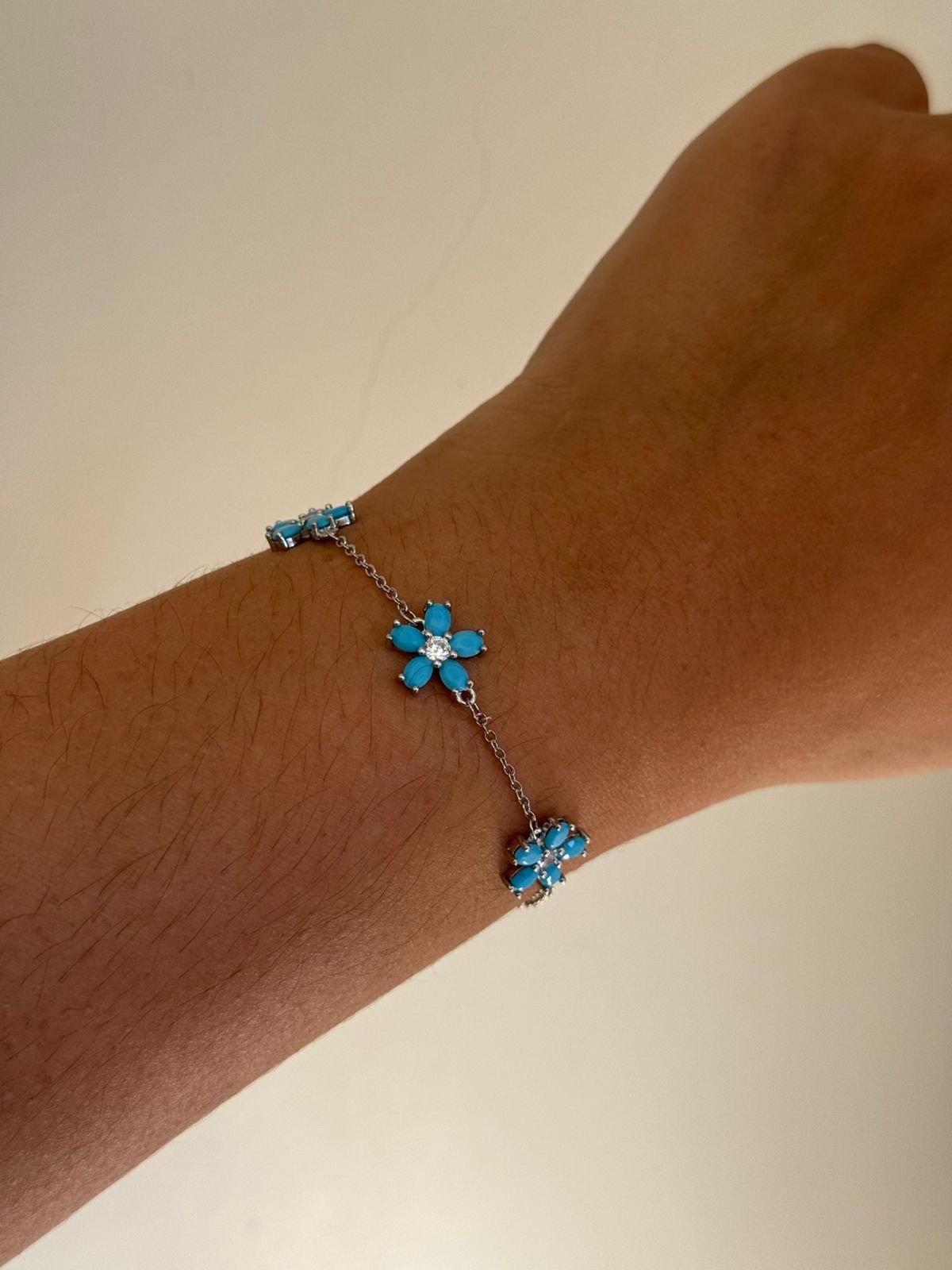 Pulseira Flor com Zircônia Cristal e Turquesa em Banho de Ródio Branco