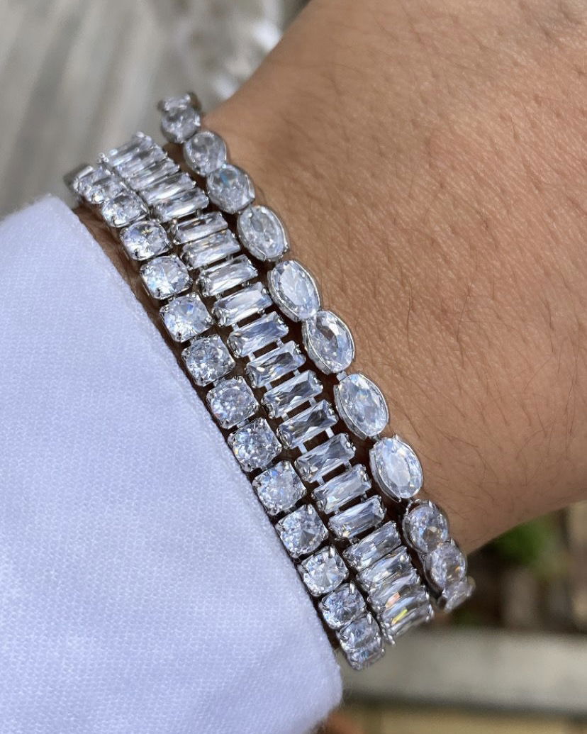 Pulseira Oval com Fecho Joia em Banho de Ródio Branco