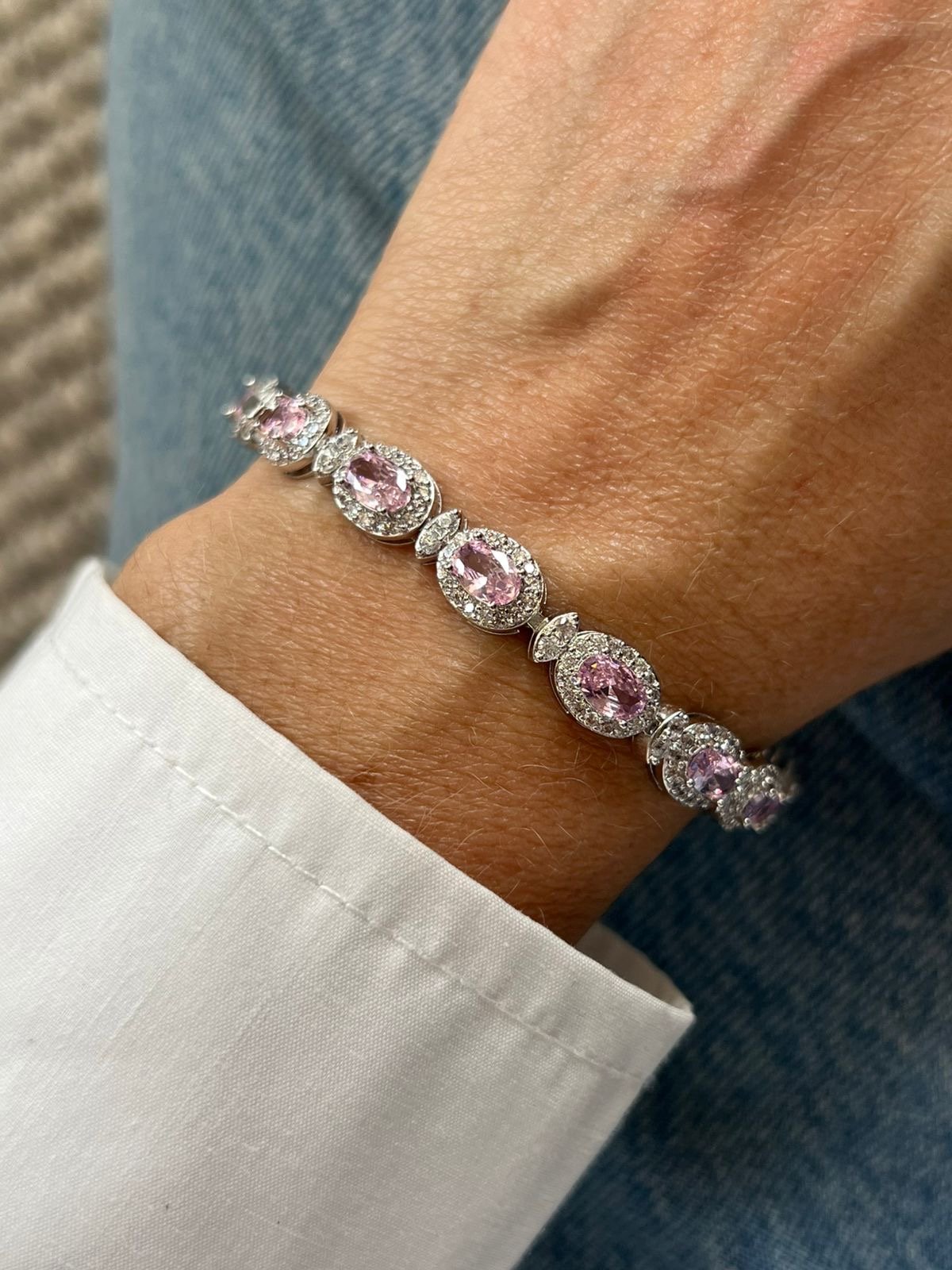 Pulseira Riviera com Oval Cristal e Rosa Claro (Fecho Joia) em Banho de Ródio Branco