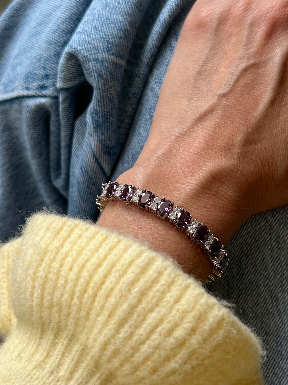 Pulseira Riviera com Zircônia Cristal e Lilás (Fecho joia) em Banho de Ródio Branco