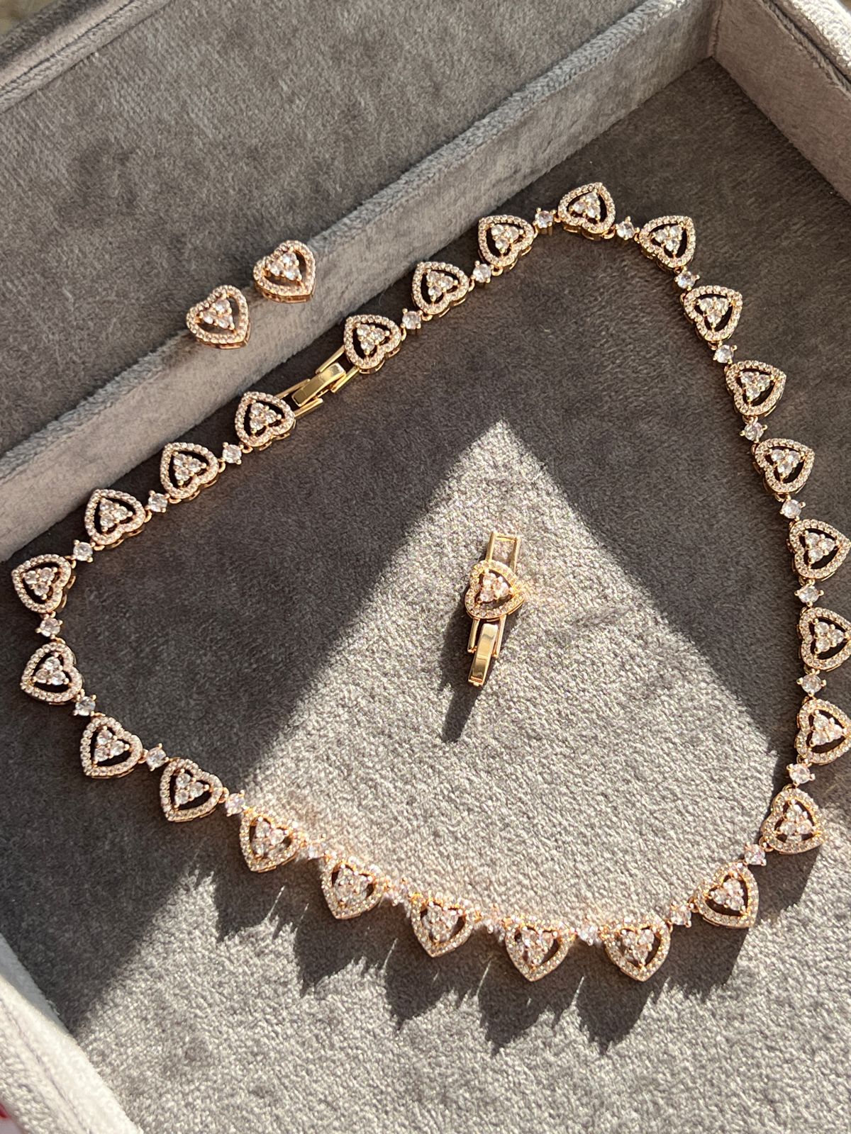 Riviera + Brinco Coração com Zircônia Cristal em Banho de Ouro