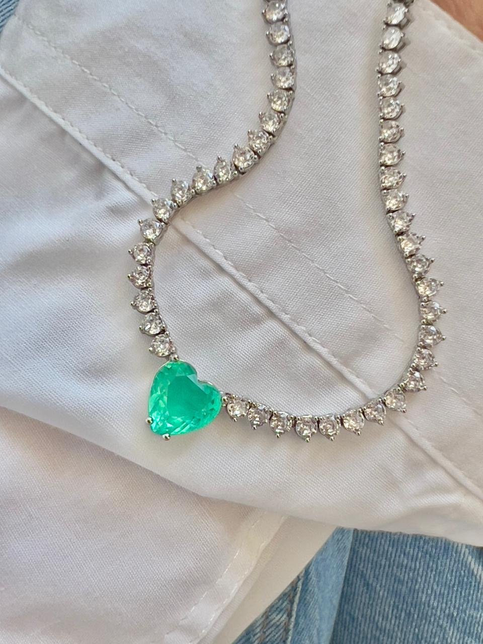 Riviera 3 pontas 3mm com Coração Esmeralda Colombiana (Fecho Joia) em Banho de Ródio Branco