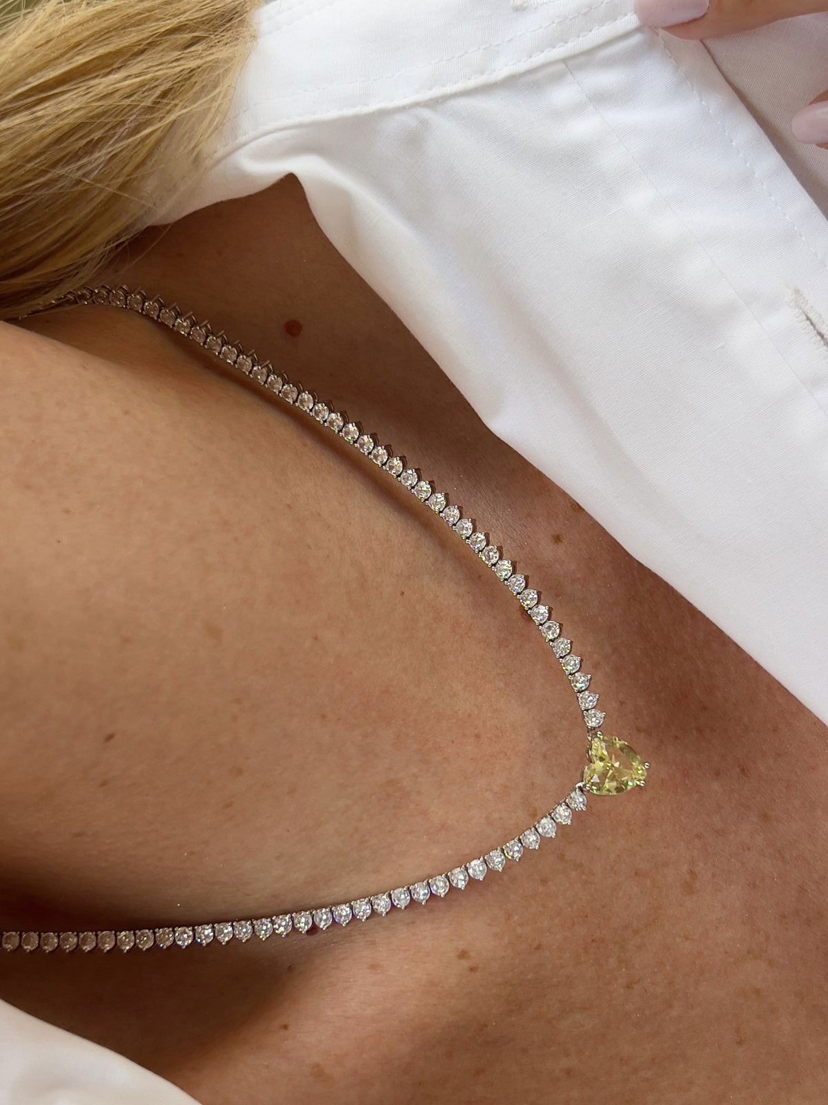 Riviera 3 pontas 3mm com Coração Zircônia Cristal e Citrino (Fecho Joia) em Banho de Ródio Branco