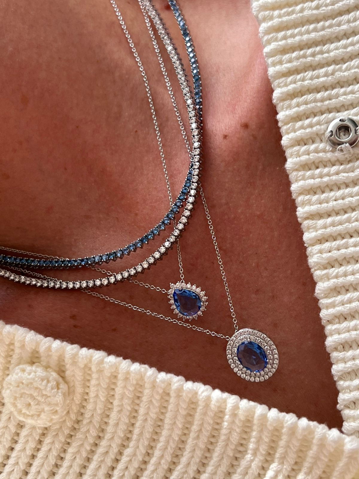 Riviera 3 Pontas com Zircônia Cristal 2mm (Fecho Joia) em Banho de Ródio Branco