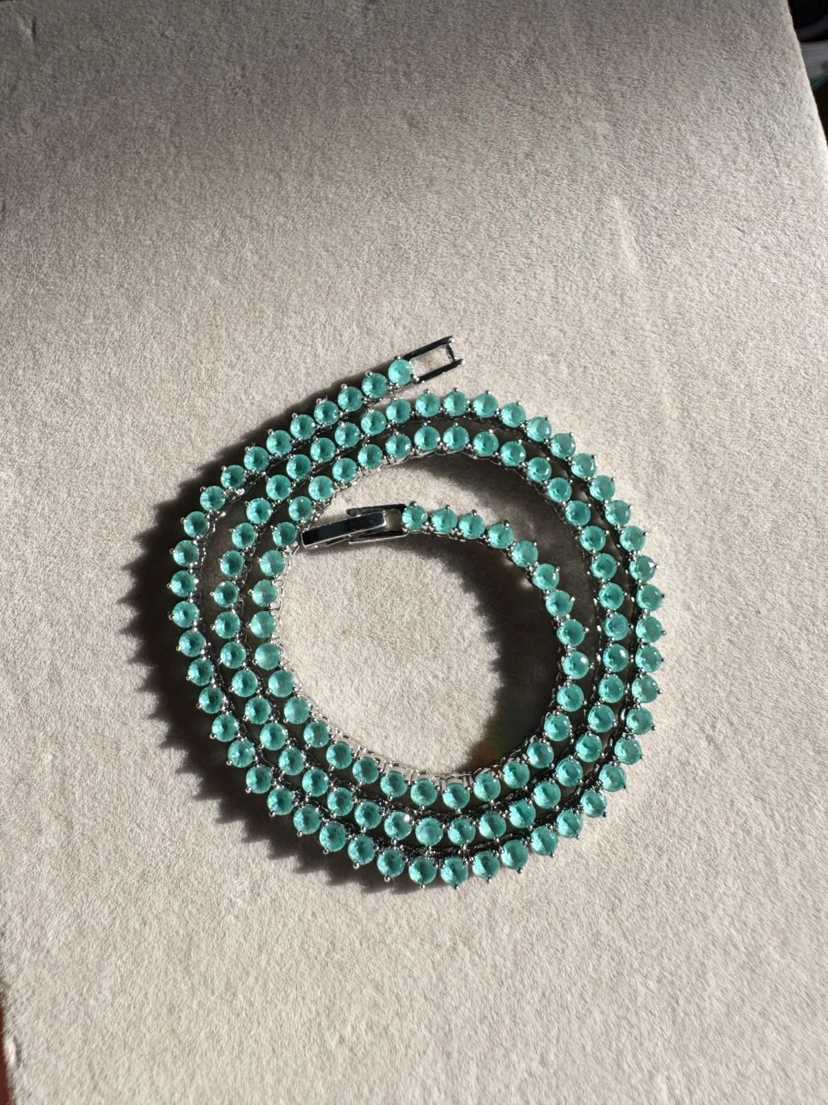 Kit Riviera e Conjunto com Zircônia Cristal e Turmalina Leitosa em Banho de Ródio Branco