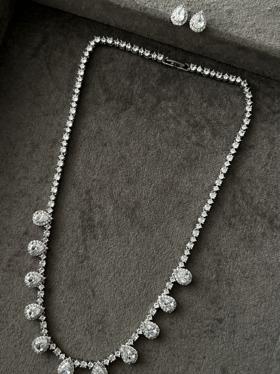 Riviera + Brinco de Gotas com Zircônia Cristal ( Fecho Joia) em Banho de Ródio Branco