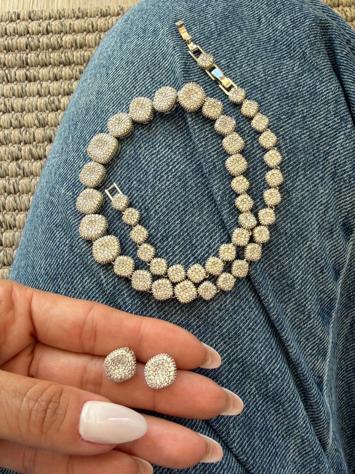 Riviera + Brinco Luxo com Zircônia Cristal (Fecho Joia) em Banho de Ródio Branco