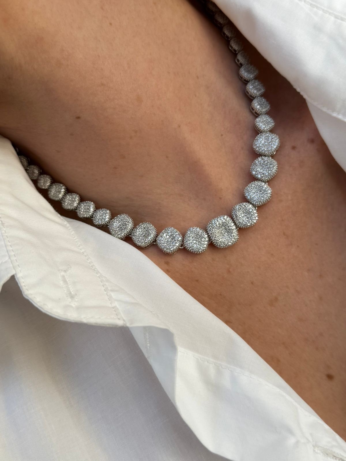 Riviera + Brinco Luxo com Zircônia Cristal (Fecho Joia) em Banho de Ródio Branco