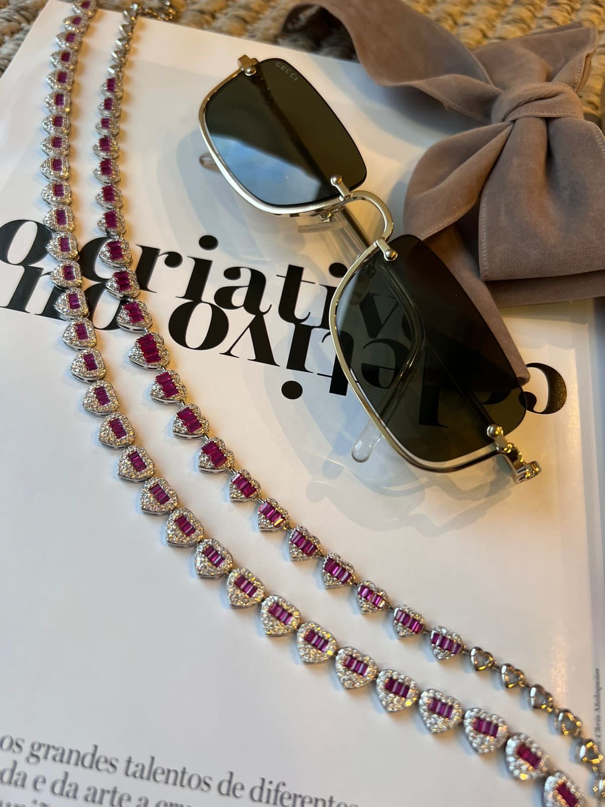 Riviera com Coração Cristal e Pink e Coração Liso (Fecho Joia) em Banho de Ródio Branco