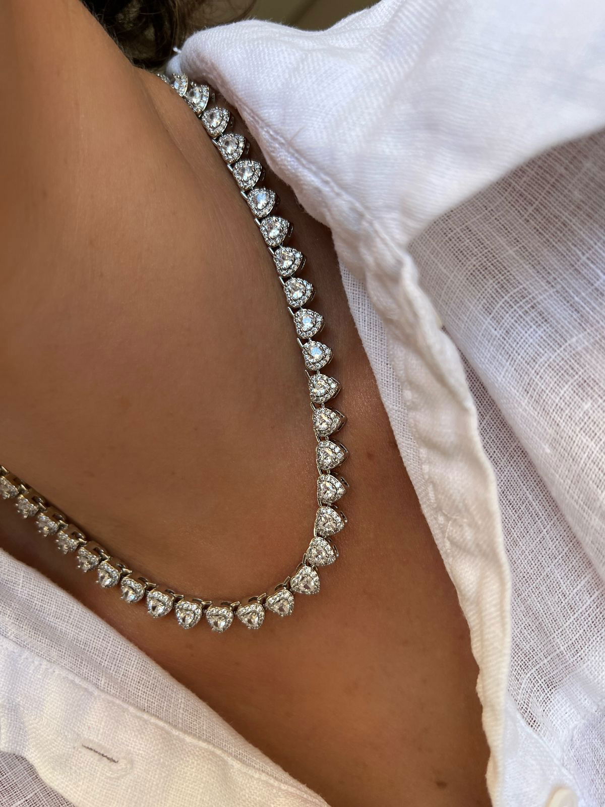 Riviera com Corações Cristal ( Fecho Joia) em Banho de Ródio Branco