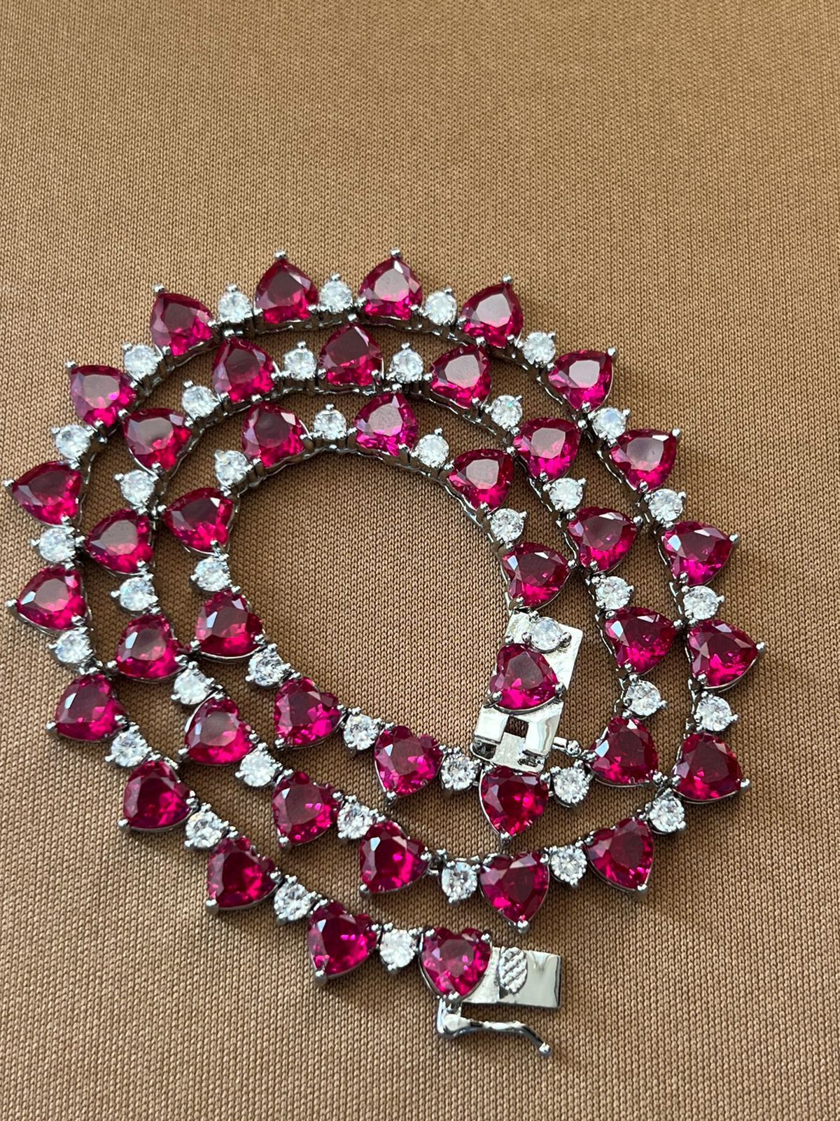 Riviera com Corações Pink e Cristal (Fecho Joia) em Banho de Ródio Branco