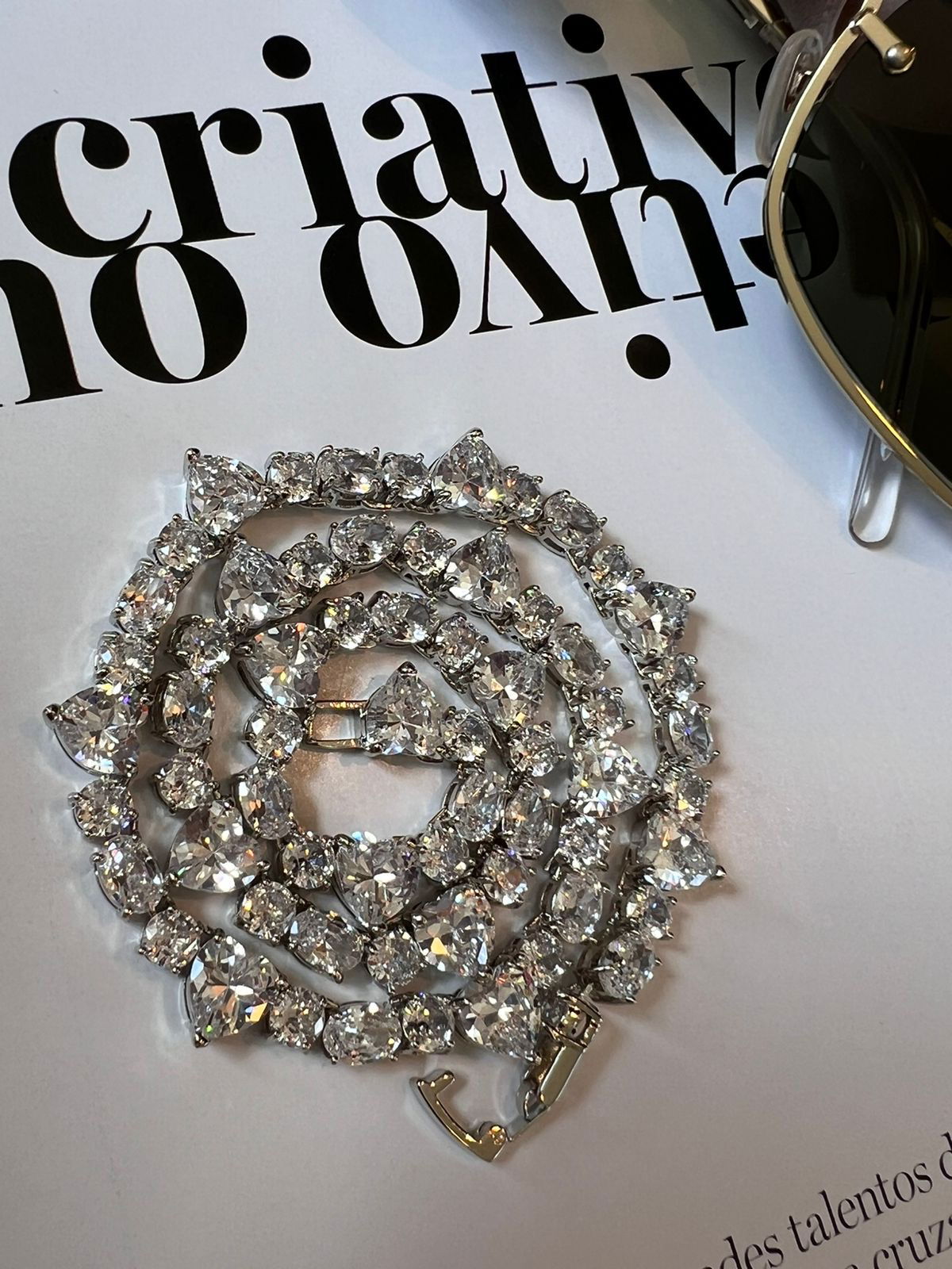 Riviera com Zircônia Cristal (Fecho Joia) em Banho de Ródio Branco