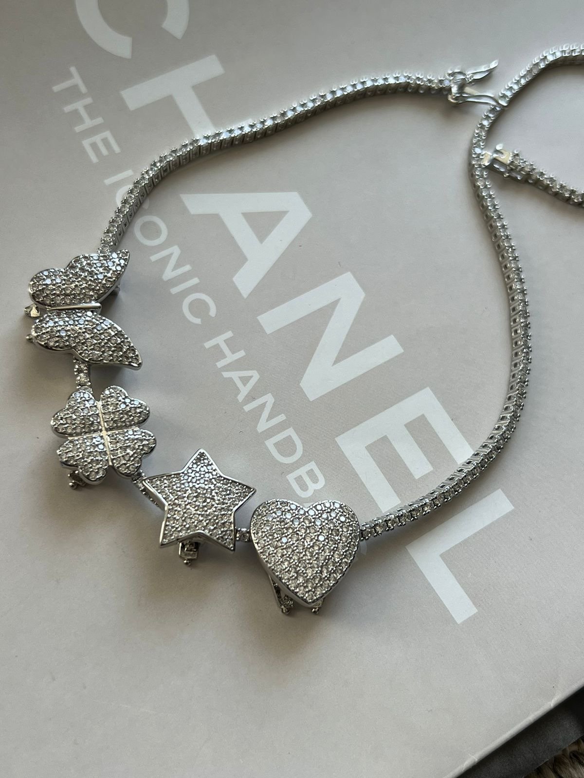 Riviera com Zircônia Cristal 2mm (Fecho Joia) em Banho de Ródio Branco